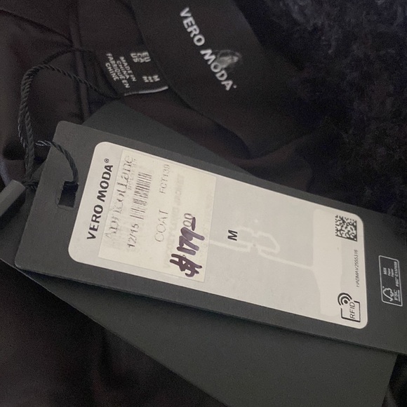 Women's Vero Moda Cozy Long Quilted Jacket removable fur - Picture 7 of 11